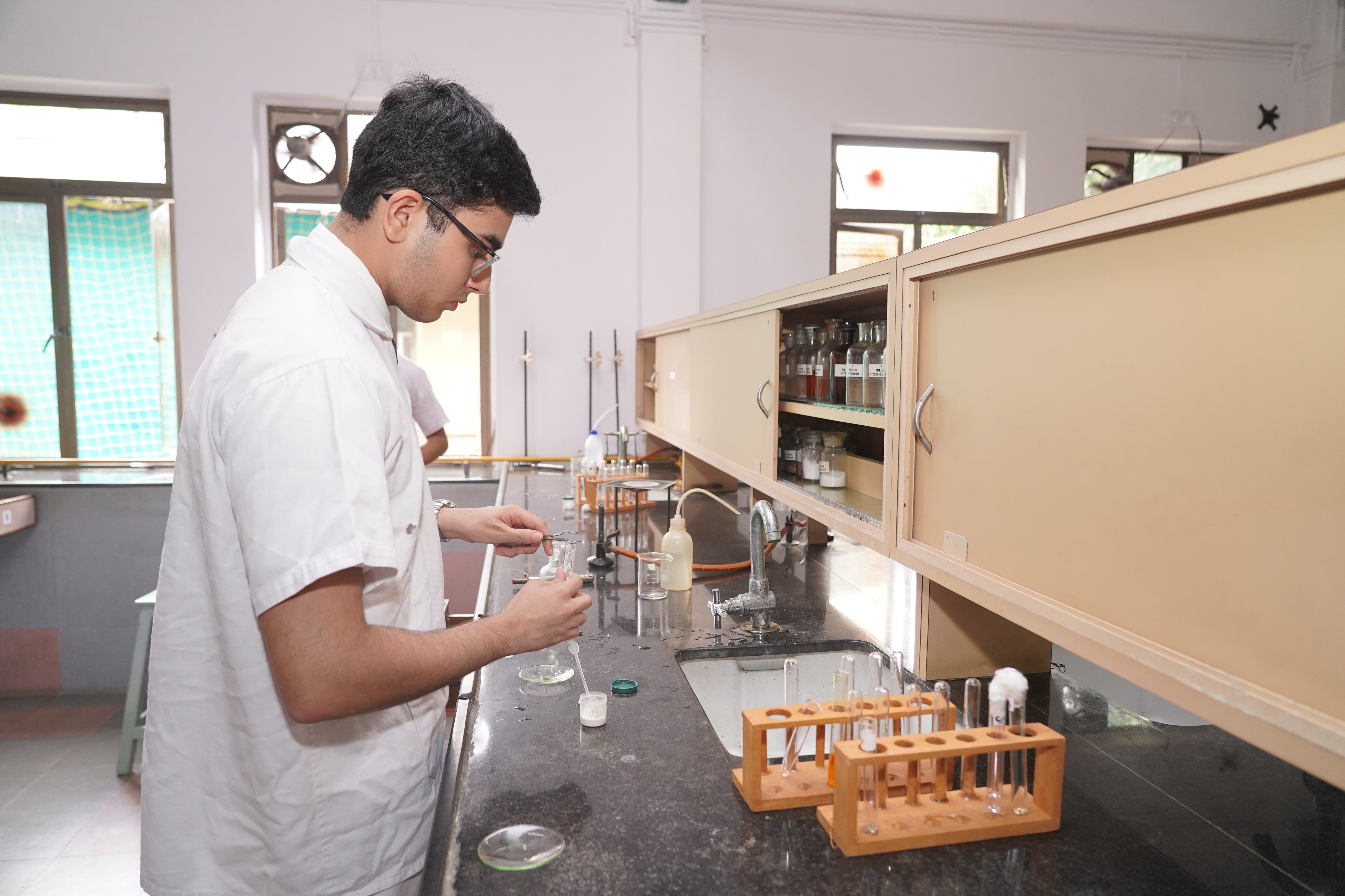 chemistry-lab-img